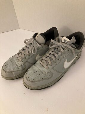 Nike Big Smokey Grey and White Low-Top Leather Sneakers size 11